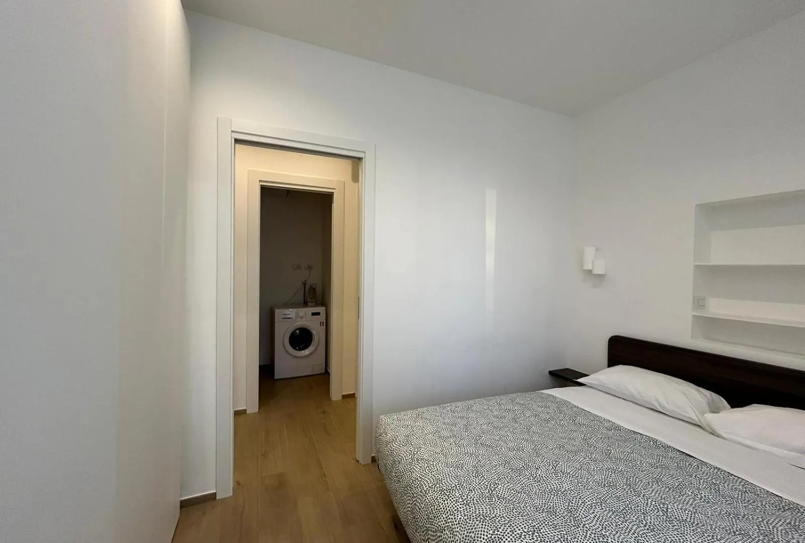 Imhome - Abruzzi Milano Lägenhet